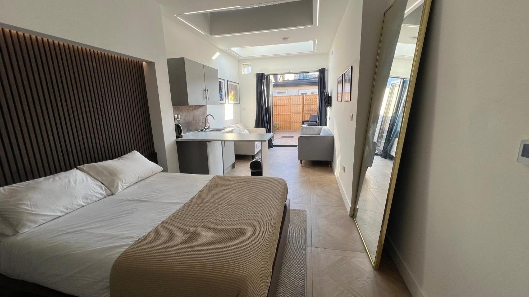 Luxurious London Studios Harrow Exterior foto